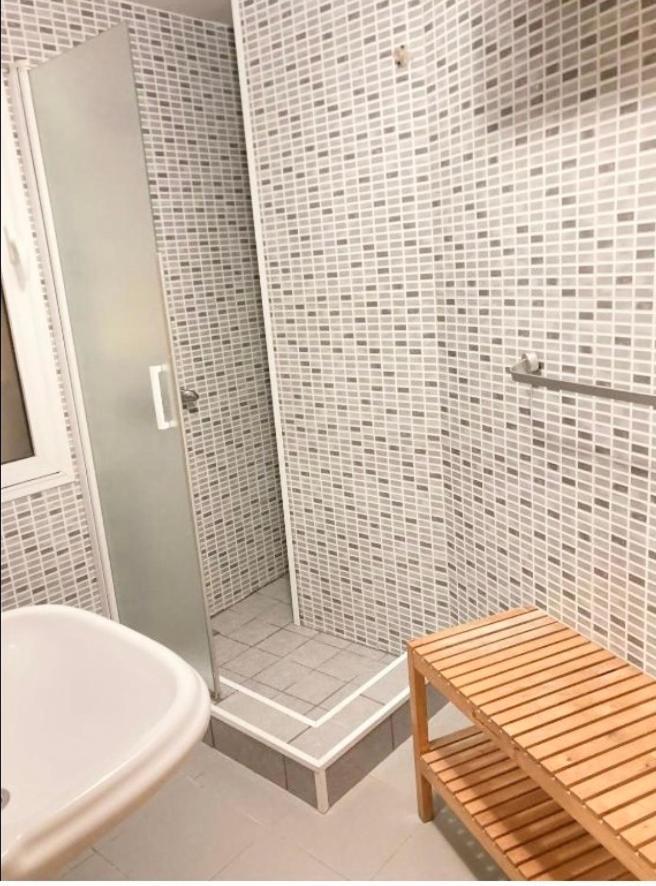 Apartamentos Playa Misericordias Малага Екстериор снимка